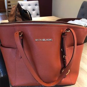 Michael Kors leather saffiano bag in pumpkin